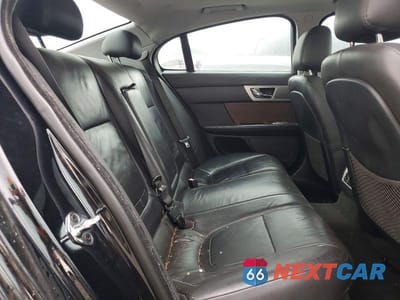Zdjęcie 10 z 12 samochodu: 2013 JAGUAR XF VIN:SAJWA0ES2DPS73957 - miniatura