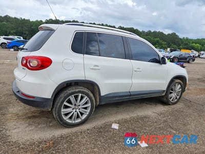 Trzecie zdjęcie samochodu z tyłu: 2011 VOLKSWAGEN TIGUAN S VIN:WVGAV7AX4BW545446 - miniatura