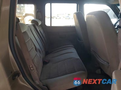 Zdjęcie 10 z 12 samochodu: 2000 FORD EXPLORER XLT VIN:1FMZU63X7YZB78627 - miniatura
