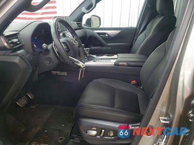 Zdjęcie 7 z 13 samochodu: 2023 LEXUS LX 600 F SPORT HANDLING VIN:JTJMB7CX9P4019708 - miniatura