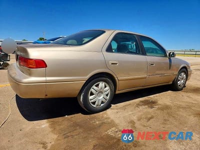 Trzecie zdjęcie samochodu z tyłu: 2000 TOYOTA CAMRY LE VIN:JT2BG22K2Y0395768 - miniatura
