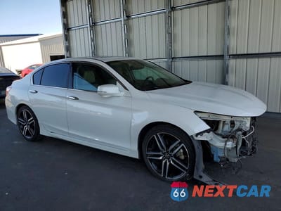 Czwarte zdjęcie samochodu z boku: 2016 HONDA ACCORD TOURING VIN:1HGCR3F96GA012394 - miniatura