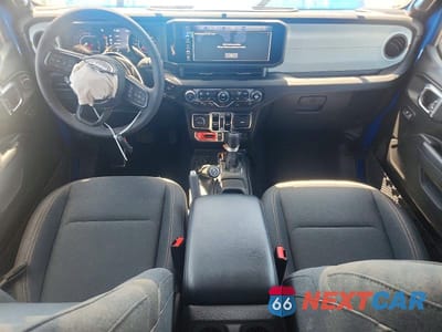 Zdjęcie 8 z 13 samochodu: 2024 JEEP GLADIATOR SPORT VIN:1C6HJTAG1RL122768 - miniatura