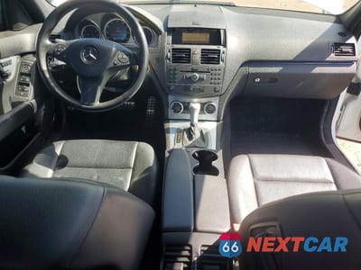 Zdjęcie 8 z 12 samochodu: 2011 MERCEDES-BENZ C 300 4MATIC VIN:WDDGF8BB5BR149387 - miniatura