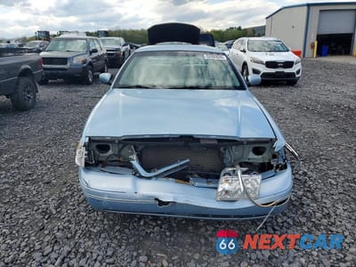 Piąte zdjęcie samochodu w środku: 2001 FORD CROWN VICTORIA VIN:2FAFP73W91X104476 - miniatura