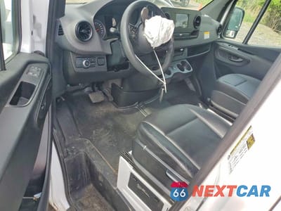 Zdjęcie 8 z 13 samochodu: 2024 MERCEDES-BENZ SPRINTER 2500 VIN:W1Z4KGHY1RT192529 - miniatura