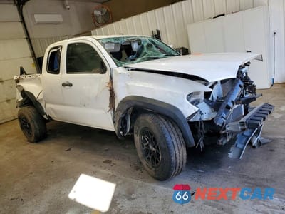 Czwarte zdjęcie samochodu z boku: 2020 TOYOTA TACOMA SR VIN:3TYSX5EN6LT000323 - miniatura