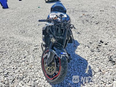 Drugie zdjęcie samochodu z przodu: 2019 HONDA CBR600 RR VIN:JH2PC40J8KK500198 - miniatura
