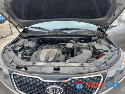 Zdjęcie 12 z 13 samochodu: 2012 KIA SORENTO SX VIN:5XYKWDA23CG288836 - miniatura
