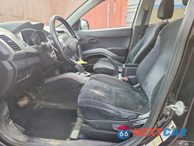 Zdjęcie 7 z 14 samochodu: 2007 MITSUBISHI OUTLANDER XLS VIN:JA4MT41X67Z008566 - miniatura