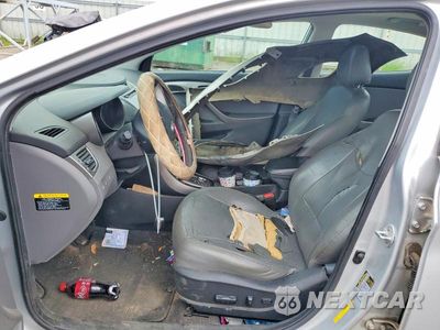 Zdjęcie 7 z 13 samochodu: 2013 HYUNDAI ELANTRA LIMITED VIN:5NPDH4AE9DH229104 - miniatura