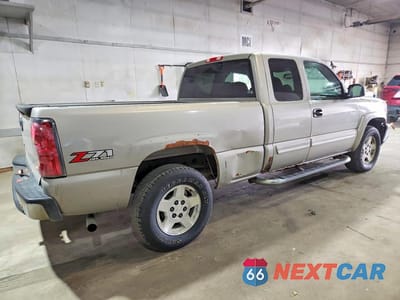 Trzecie zdjęcie samochodu z tyłu: 2007 CHEVROLET SILVERADO K1500 CLASSIC VIN:1GCEK19Z47Z203406 - miniatura
