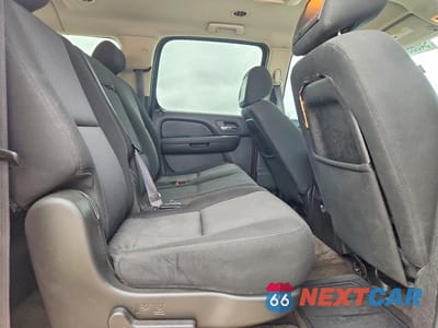 Zdjęcie 11 z 13 samochodu: 2010 CHEVROLET SUBURBAN C1500 LS VIN:1GNUCHE07AR220773 - miniatura