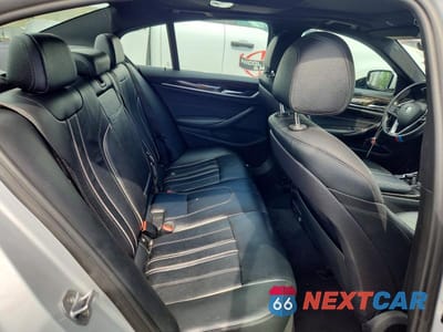 Zdjęcie 10 z 12 samochodu: 2019 BMW 530 I VIN:WBAJA5C56KG900673 - miniatura