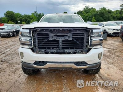 Piąte zdjęcie samochodu w środku: 2017 CHEVROLET SILVERADO K1500 HIGH COUNTRY VIN:3GCUKTEJ3HG425637 - miniatura
