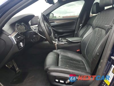 Zdjęcie 7 z 13 samochodu: 2019 BMW M550XI VIN:WBAJB9C54KB464312 - miniatura