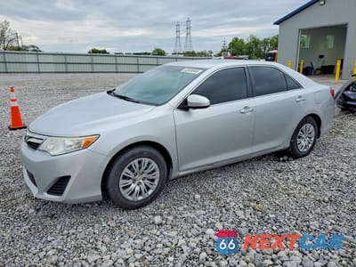 2014 TOYOTA CAMRY LE 4T4BF1FK1ER409132 - główne zdjęcie licytacji z USA - miniatura