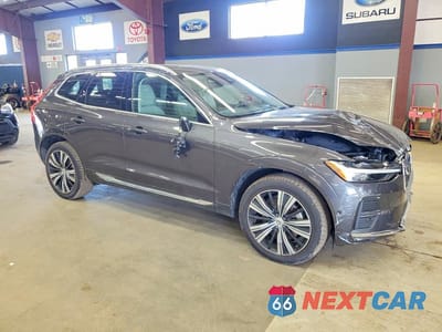 Czwarte zdjęcie samochodu z boku: 2022 VOLVO XC60 B6 INSCRIPTION VIN:YV4062RL9N1900997 - miniatura