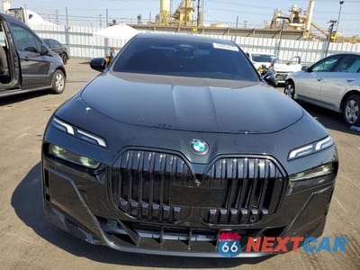 Piąte zdjęcie samochodu w środku: 2023 BMW 740 I VIN:WBA23EH05PCN46574 - miniatura