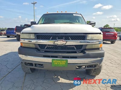 Piąte zdjęcie samochodu w środku: 2001 CHEVROLET SILVERADO K2500 HEAVY DUTY VIN:1GCHK23UX1F180481 - miniatura