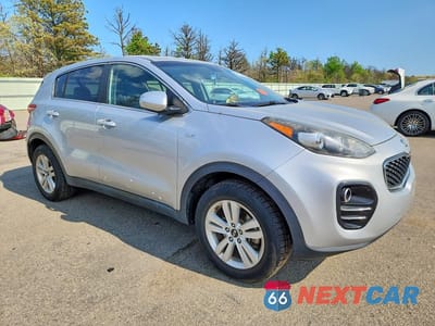 Czwarte zdjęcie samochodu z boku: 2017 KIA SPORTAGE LX VIN:KNDPMCAC5H7229032 - miniatura
