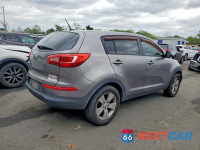 Trzecie zdjęcie samochodu z tyłu: 2012 KIA SPORTAGE LX VIN:KNDPB3A26C7274891 - miniatura
