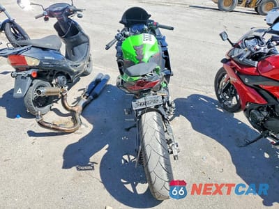 Czwarte zdjęcie samochodu z boku: 2023 KAWASAKI EX400 VIN:JKAEXKH19PDAN8716 - miniatura