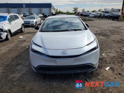 Piąte zdjęcie samochodu w środku: 2024 TOYOTA PRIUS VIN:JTDACAAU5R3043165 - miniatura
