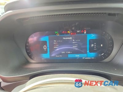 Zdjęcie 9 z 13 samochodu: 2025 VOLVO XC40 PLUS VIN:YV4L12UC7S2558863 - miniatura