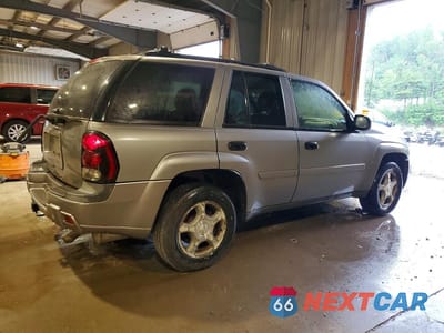 Trzecie zdjęcie samochodu z tyłu: 2008 CHEVROLET TRAILBLAZER LS VIN:1GNDT13SX82236030 - miniatura