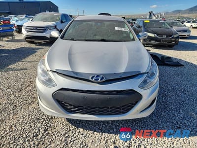 Piąte zdjęcie samochodu w środku: 2015 HYUNDAI SONATA HYBRID BASE VIN:KMHEC4A42FA128423 - miniatura