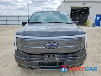 Piąte zdjęcie samochodu w środku: 2022 FORD F150 LIGHTNING PRO VIN:1FT6W1EVXNWG10821 - miniatura