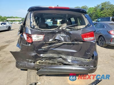 Zdjęcie 6 z 13 samochodu: 2017 KIA SEDONA LX VIN:KNDMB5C12H6227342 - miniatura