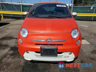Piąte zdjęcie samochodu w środku: 2015 FIAT 500 ELECTRIC VIN:3C3CFFGE0FT656991 - miniatura
