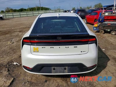 Zdjęcie 6 z 12 samochodu: 2024 TOYOTA PRIUS VIN:JTDACAAU5R3043165 - miniatura