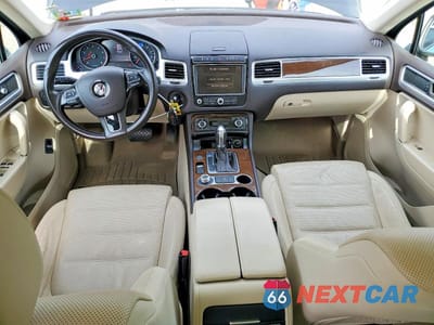 Zdjęcie 8 z 14 samochodu: 2016 VOLKSWAGEN TOUAREG SPORT VIN:WVGEF9BP9GD002203 - miniatura