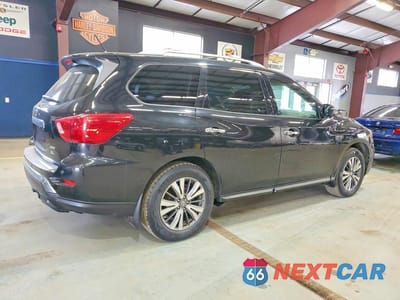 Trzecie zdjęcie samochodu z tyłu: 2017 NISSAN PATHFINDER SL VIN:5N1DR2MM8HC647428 - miniatura