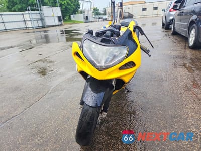 Drugie zdjęcie samochodu z przodu: 2002 SUZUKI GSX-R750 VIN:JS1GR7HA122104458 - miniatura