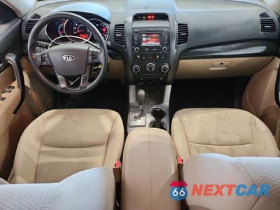 Zdjęcie 8 z 12 samochodu: 2013 KIA SORENTO LX VIN:5XYKT3A68DG382895 - miniatura