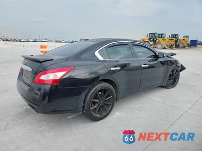 Trzecie zdjęcie samochodu z tyłu: 2010 NISSAN MAXIMA 3.5 S VIN:1N4AA5AP6AC854524 - miniatura