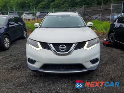Piąte zdjęcie samochodu w środku: 2016 NISSAN ROGUE S VIN:KNMAT2MT1GP640327 - miniatura