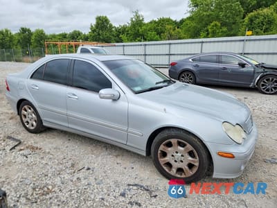 Czwarte zdjęcie samochodu z boku: 2006 MERCEDES-BENZ C 280 4MATIC VIN:WDBRF92J06F771305 - miniatura