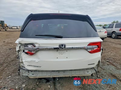 Zdjęcie 6 z 13 samochodu: 2018 HONDA ODYSSEY TOURING VIN:5FNRL6H87JB000141 - miniatura