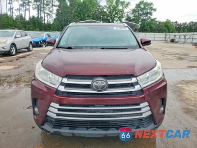 Piąte zdjęcie samochodu w środku: 2019 TOYOTA HIGHLANDER XLE VIN:5TDKZRFH1KS320850 - miniatura