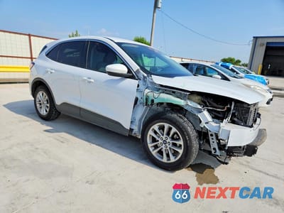 Czwarte zdjęcie samochodu z boku: 2020 FORD ESCAPE SE VIN:1FMCU0G69LUC02646 - miniatura