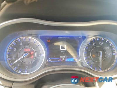 Zdjęcie 9 z 12 samochodu: 2019 CHRYSLER 300 LIMITED VIN:2C3CCAEG4KH609594 - miniatura