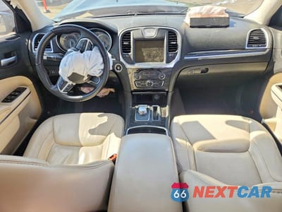 Zdjęcie 8 z 12 samochodu: 2016 CHRYSLER 300 LIMITED VIN:2C3CCARG1GH321324 - miniatura