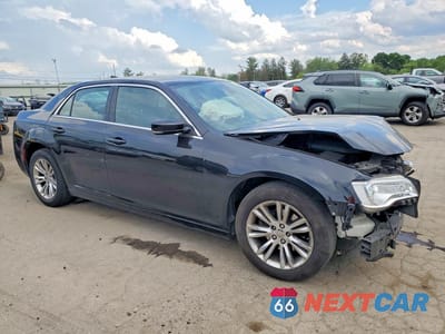 Czwarte zdjęcie samochodu z boku: 2017 CHRYSLER 300 LIMITED VIN:2C3CCAAG6HH538493 - miniatura