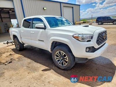Czwarte zdjęcie samochodu z boku: 2022 TOYOTA TACOMA TRD SPORT VIN:3TMAZ5CN7NM160251 - miniatura