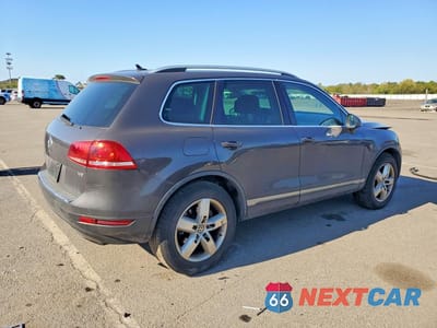 Trzecie zdjęcie samochodu z tyłu: 2011 VOLKSWAGEN TOUAREG V6 VIN:WVGFF9BP5BD006746 - miniatura